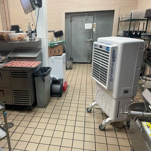 Equipo de enfriamiento evaporativo en cocinas comerciales